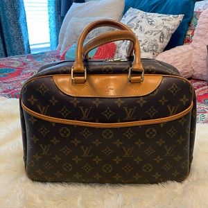 Make an offer 💚 Monogram Deauville